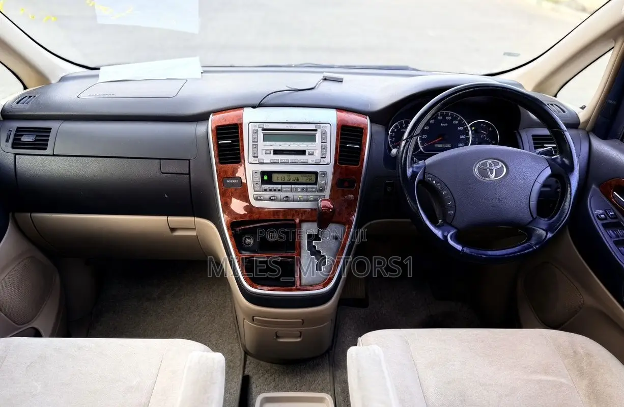 Toyota Alphard 2002 Gold