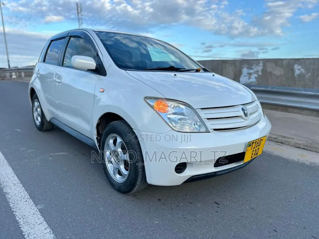 Toyota IST 2004 White