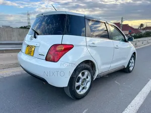 Toyota IST 2004 White
