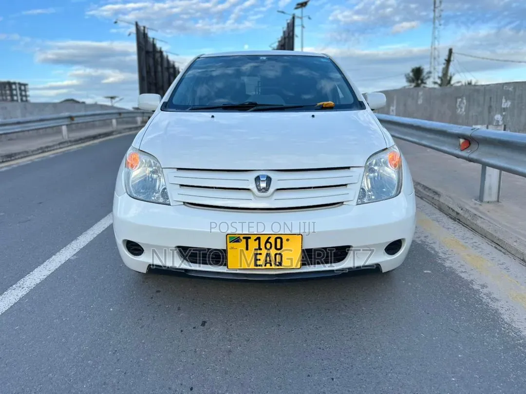 Toyota IST 2004 White