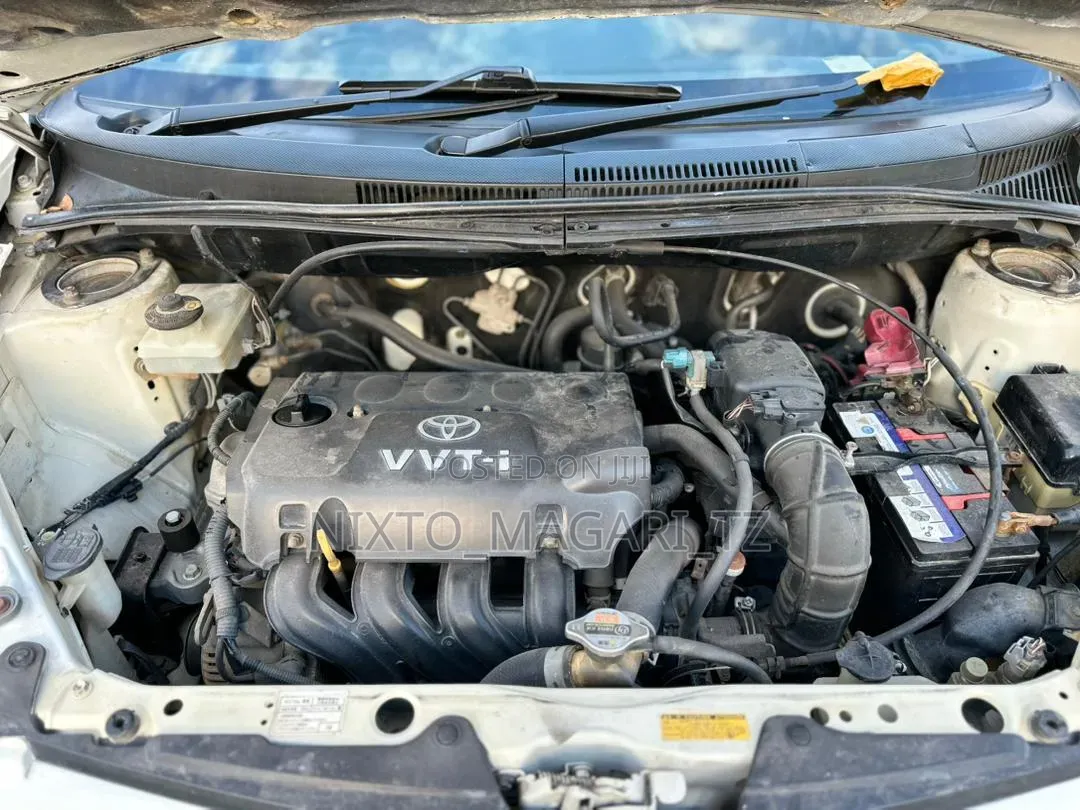 Toyota IST 2004 White