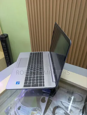 Laptop HP 250 G10 16GB Intel Core i7 SSD 512GB
