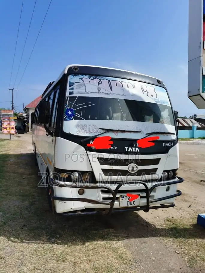 Tata Starbus Ultra Skool 1999 Silver