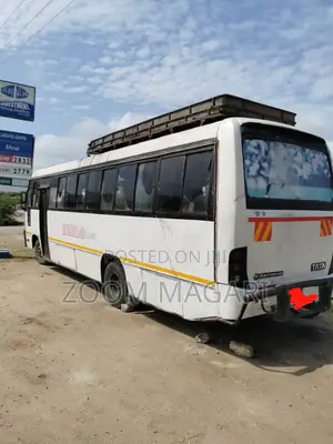 Tata Starbus Ultra Skool 1999 Silver