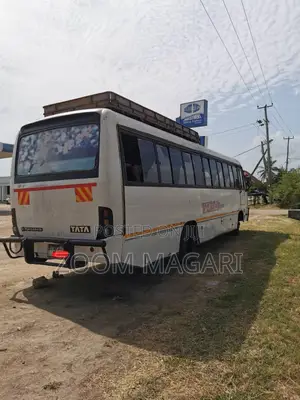 Tata Starbus Ultra Skool 1999 Silver