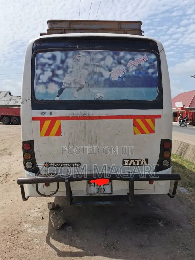Tata Starbus Ultra Skool 1999 Silver