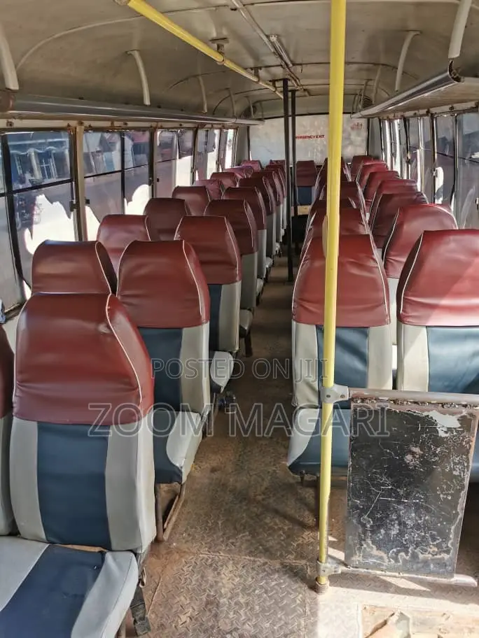 Tata Starbus Ultra Skool 1999 Silver