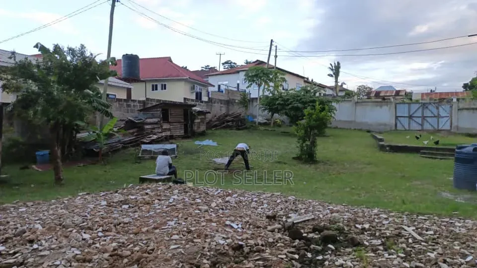 Eneo Lenye Nyumba Linauzwa Kimara Temboni