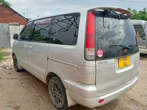 Toyota Noah 2003 Silver