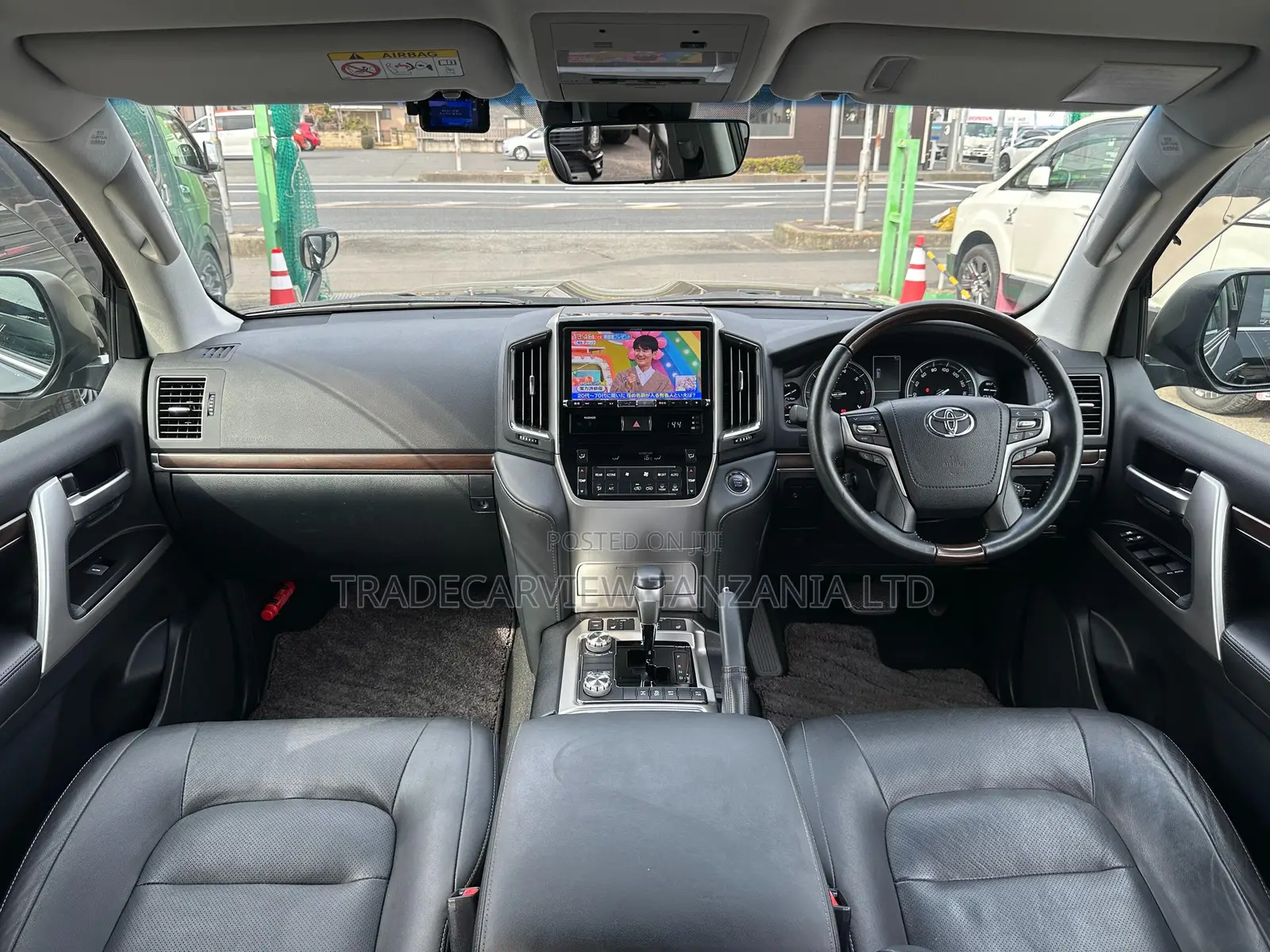 Toyota Land Cruiser 4.6 V8 AX 2019 Black