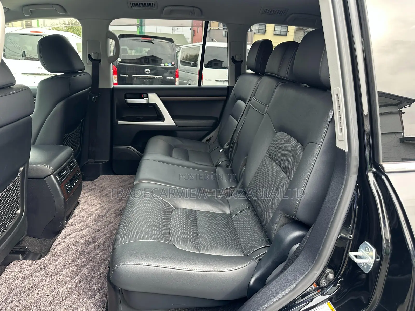 Toyota Land Cruiser 4.6 V8 AX 2019 Black
