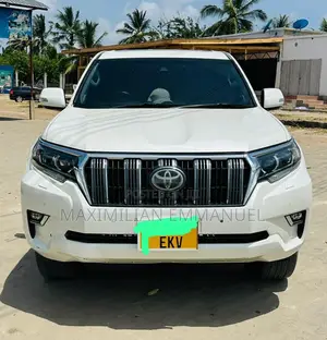 Toyota Land Cruiser Prado 2019 White