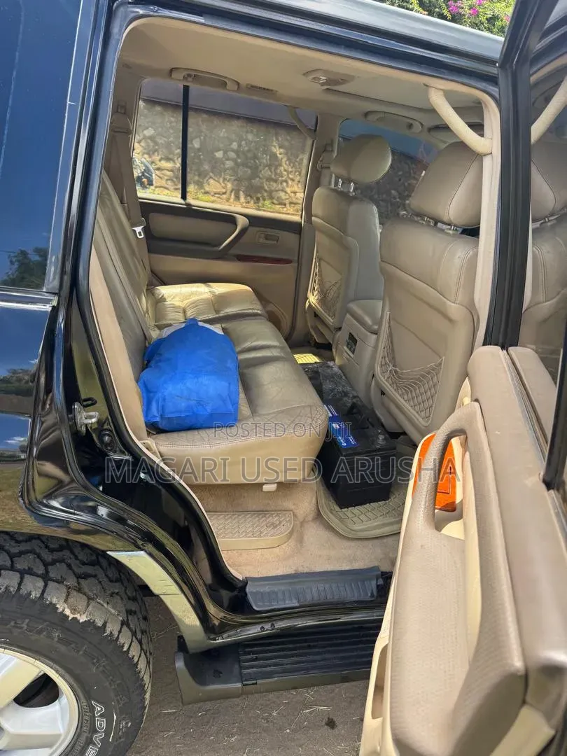 Toyota Land Cruiser 2003 Black