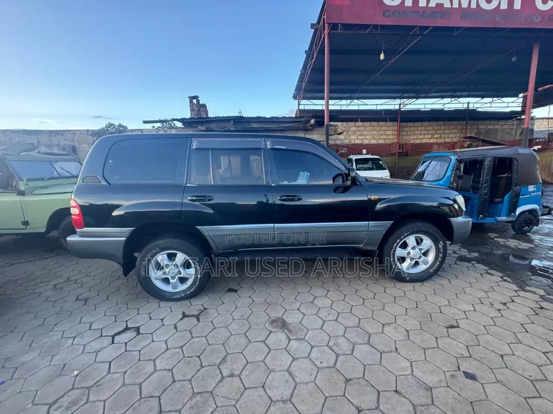 Toyota Land Cruiser 2003 Black