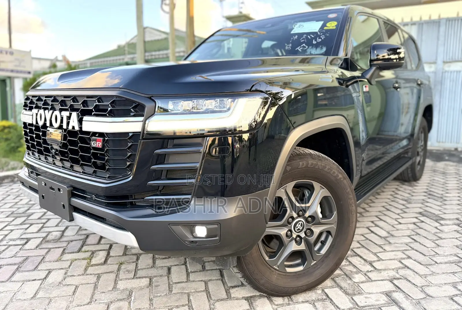 Toyota Land Cruiser LC300 2023 Black