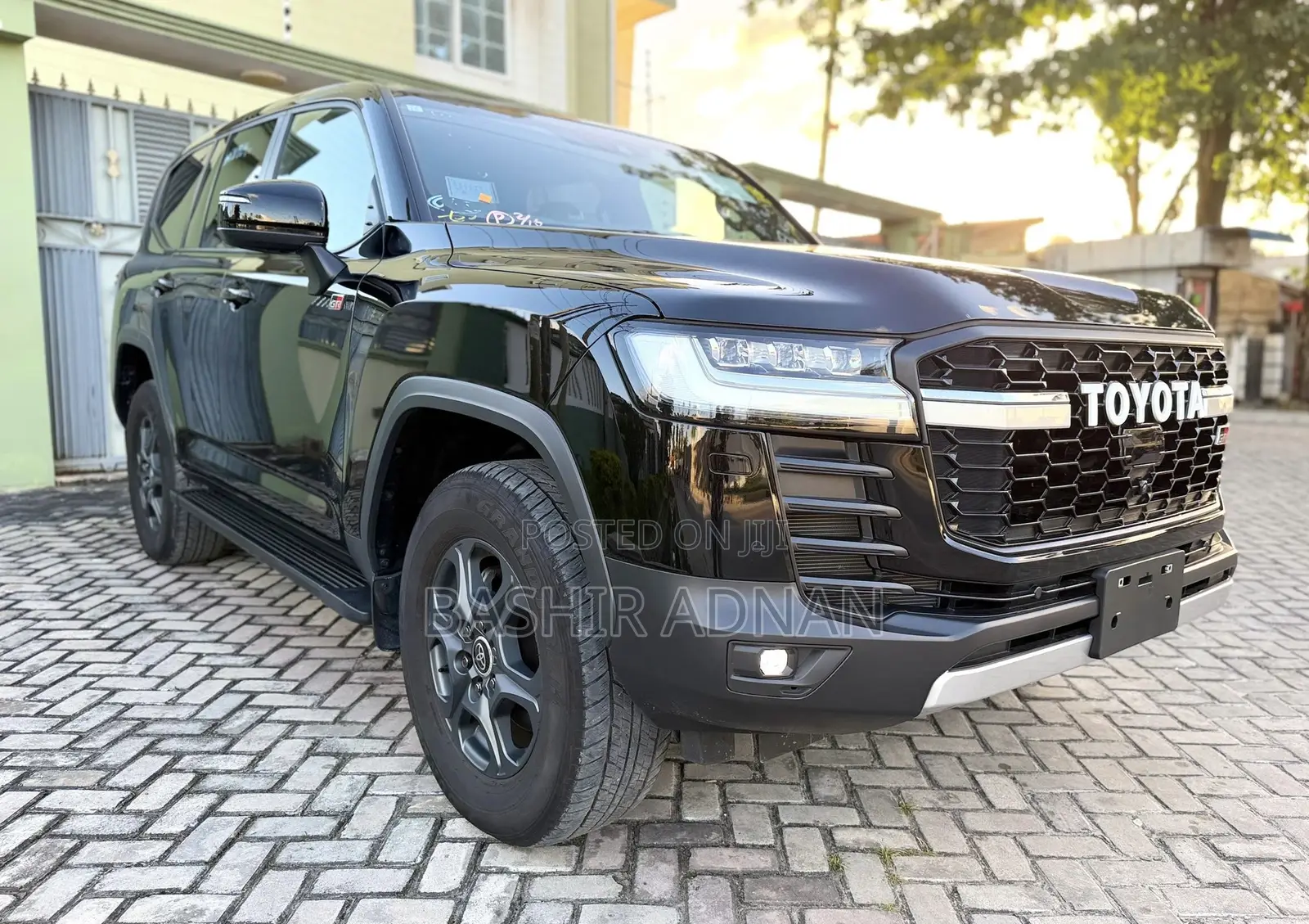 Toyota Land Cruiser LC300 2023 Black