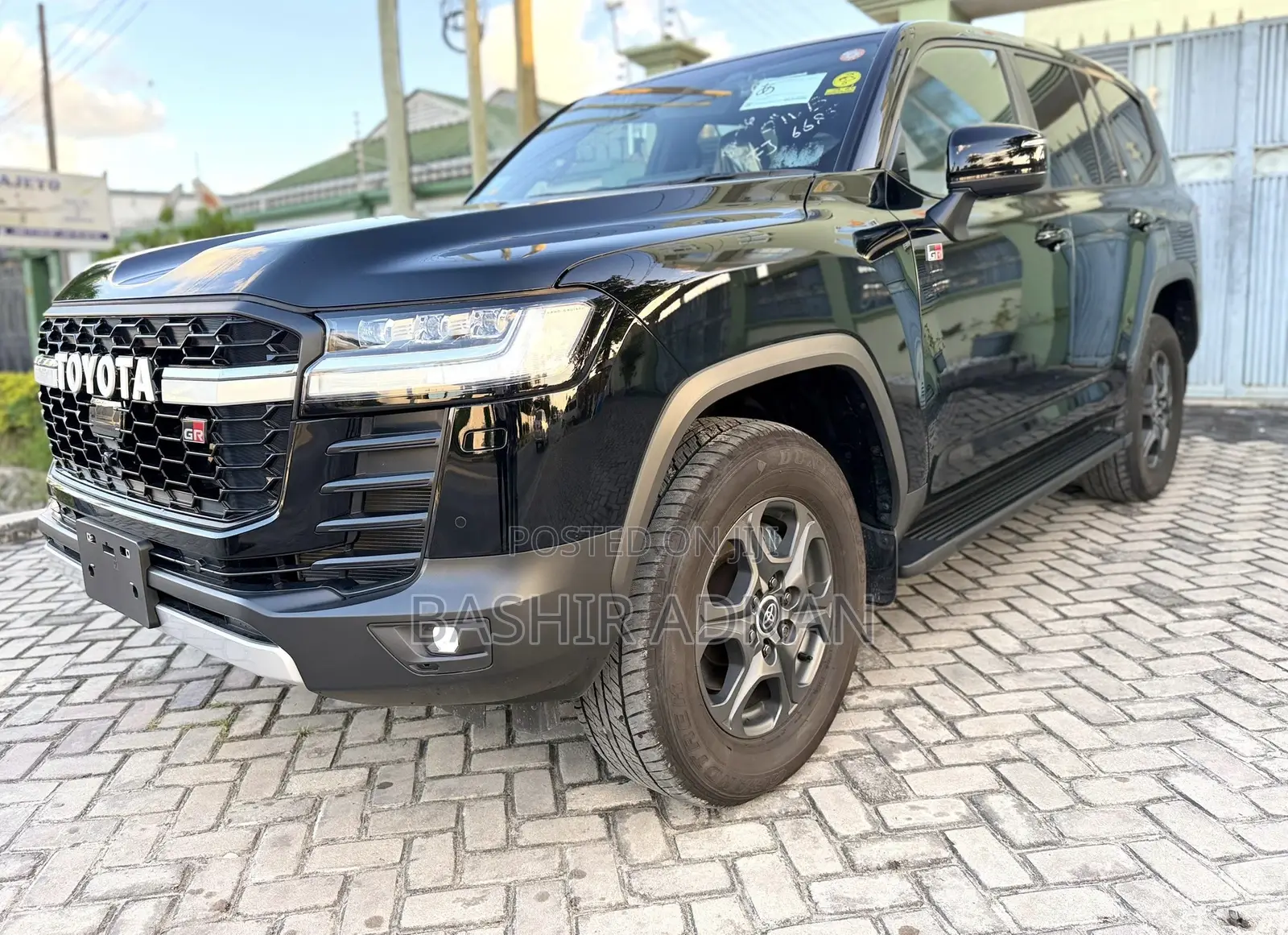Toyota Land Cruiser LC300 2023 Black