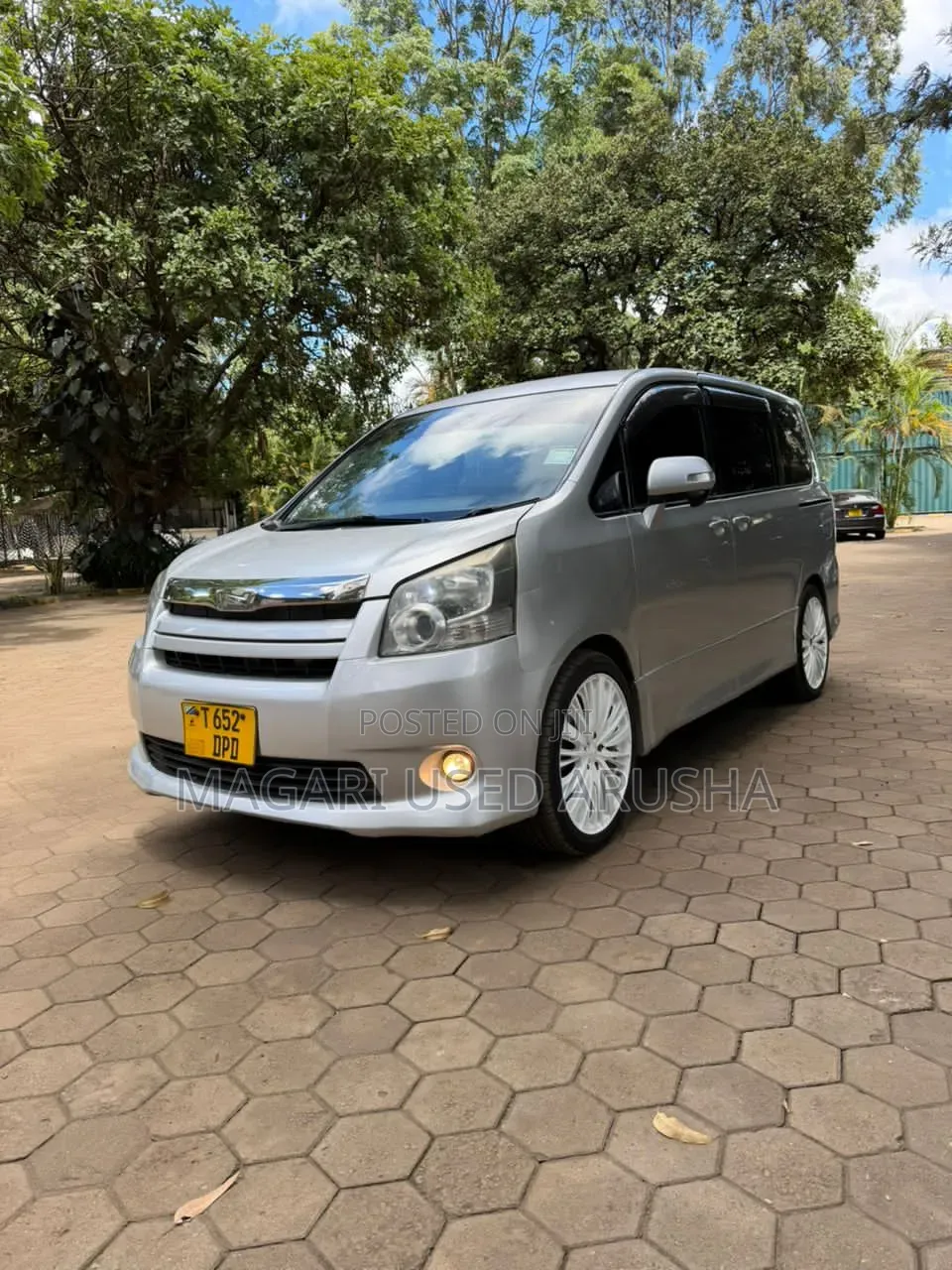 Toyota Noah 2008 Silver