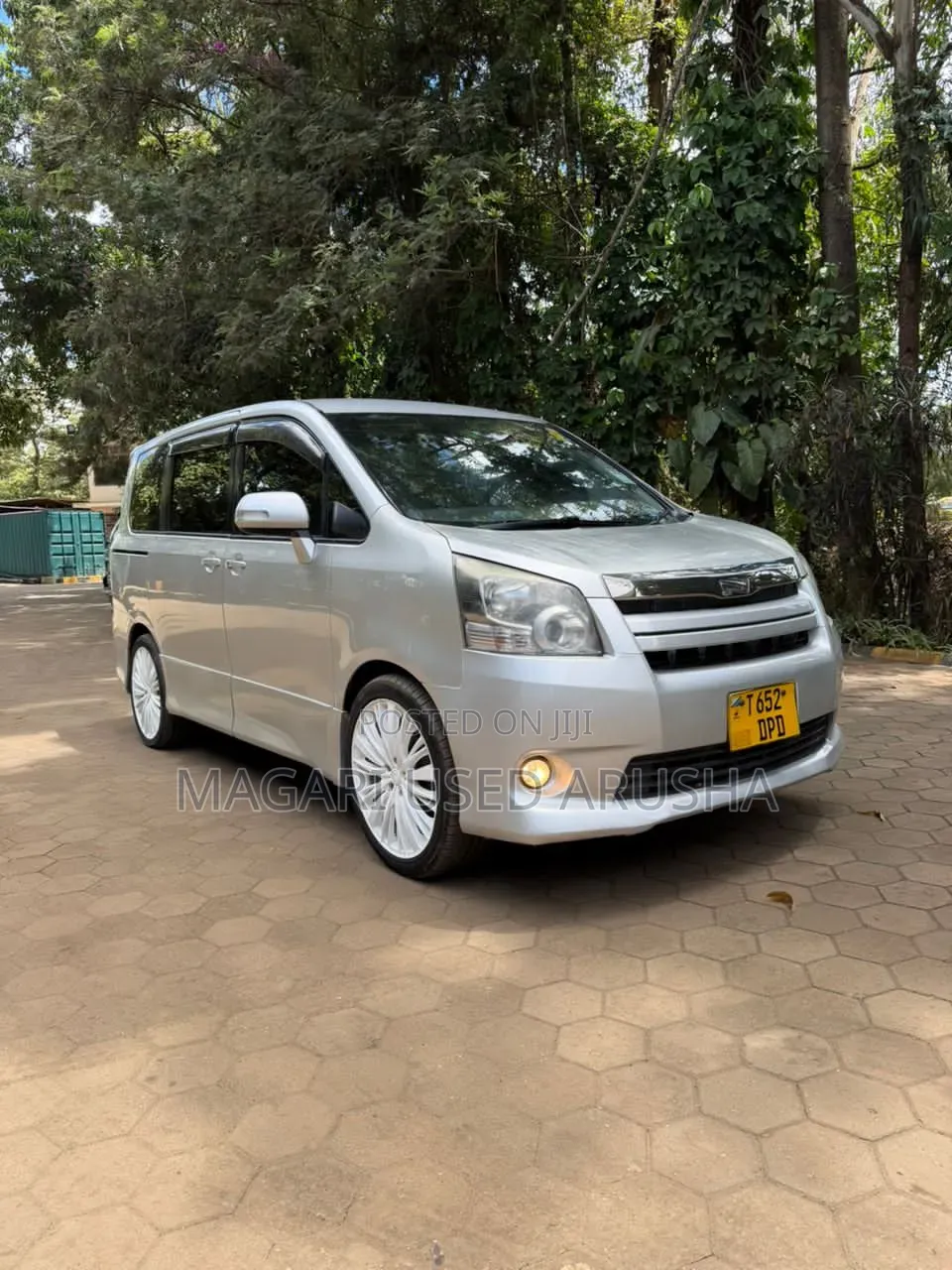 Toyota Noah 2008 Silver