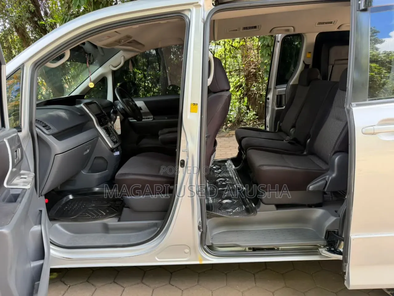 Toyota Noah 2008 Silver