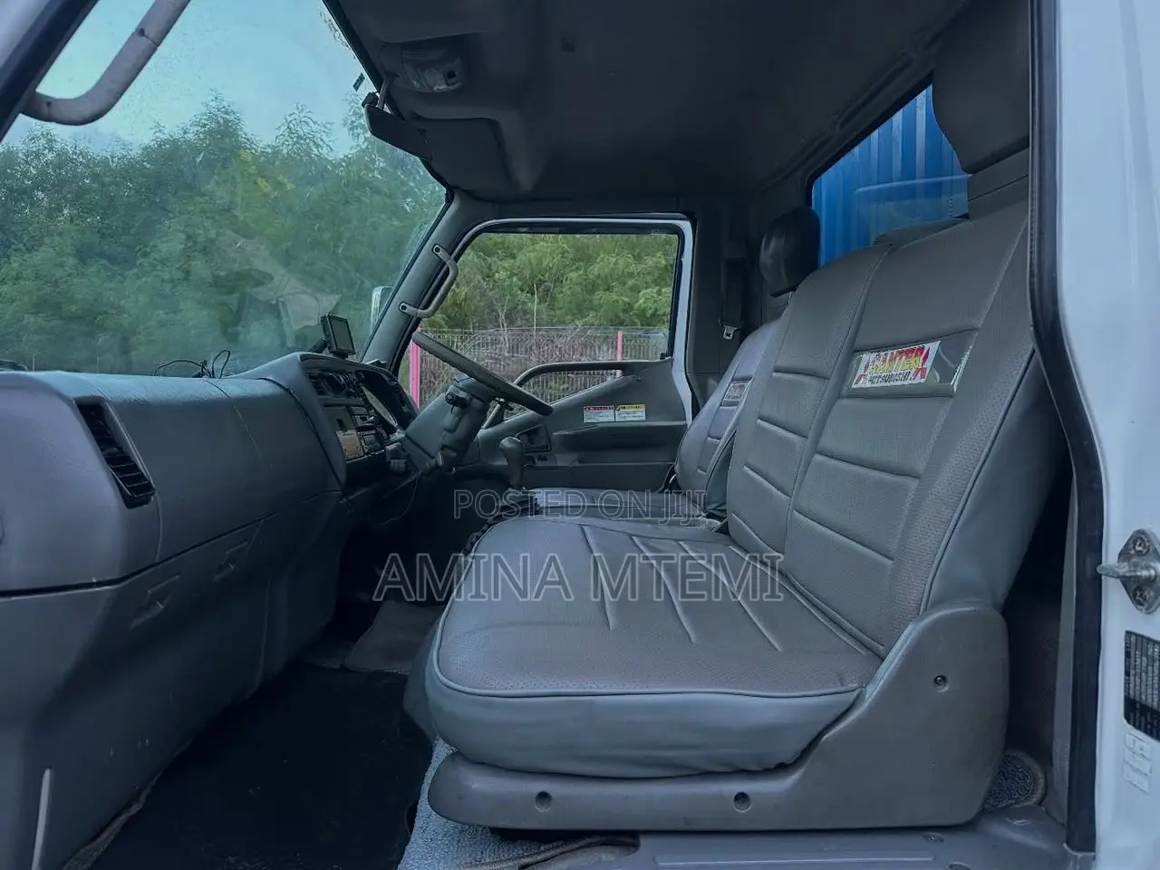 Mitsubishi Canter 1998 White