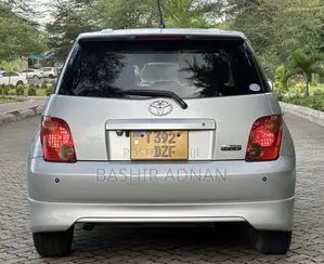 Toyota IST 2005 Silver