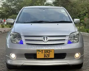 Toyota IST 2005 Silver