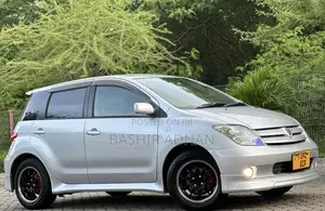 Toyota IST 2005 Silver
