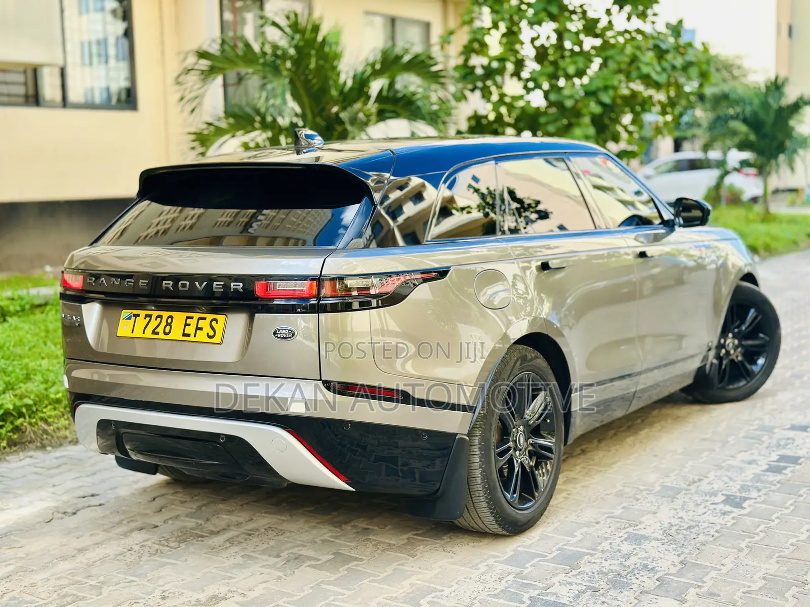 Land Rover Range Rover Velar R-Dynamic HSE 2022 Gray