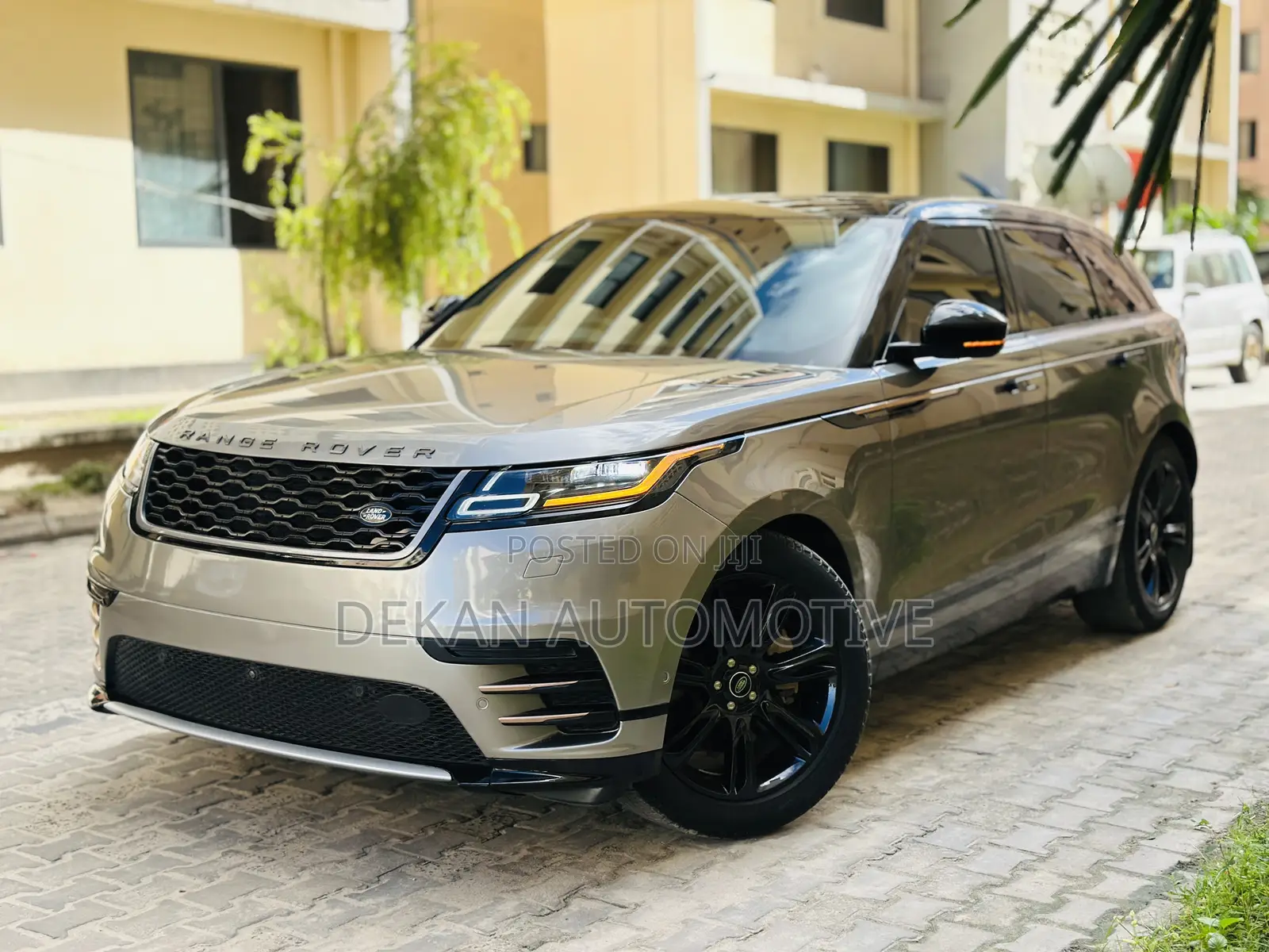 Land Rover Range Rover Velar R-Dynamic HSE 2022 Gray