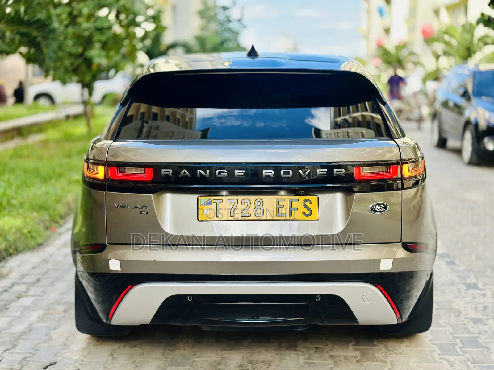 Land Rover Range Rover Velar R-Dynamic HSE 2022 Gray
