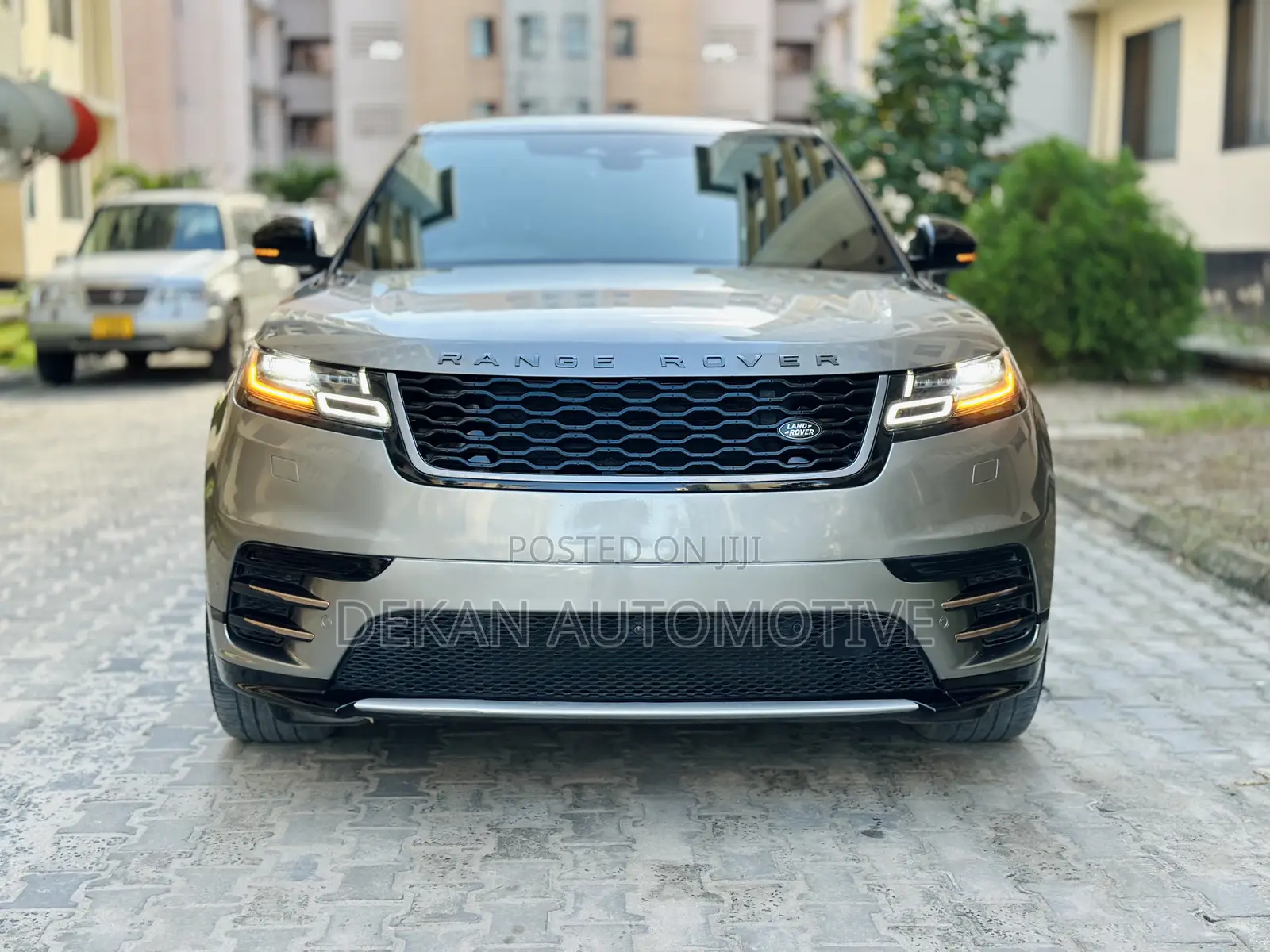 Land Rover Range Rover Velar R-Dynamic HSE 2022 Gray