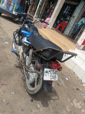 TVS HLX 125 2025 Black