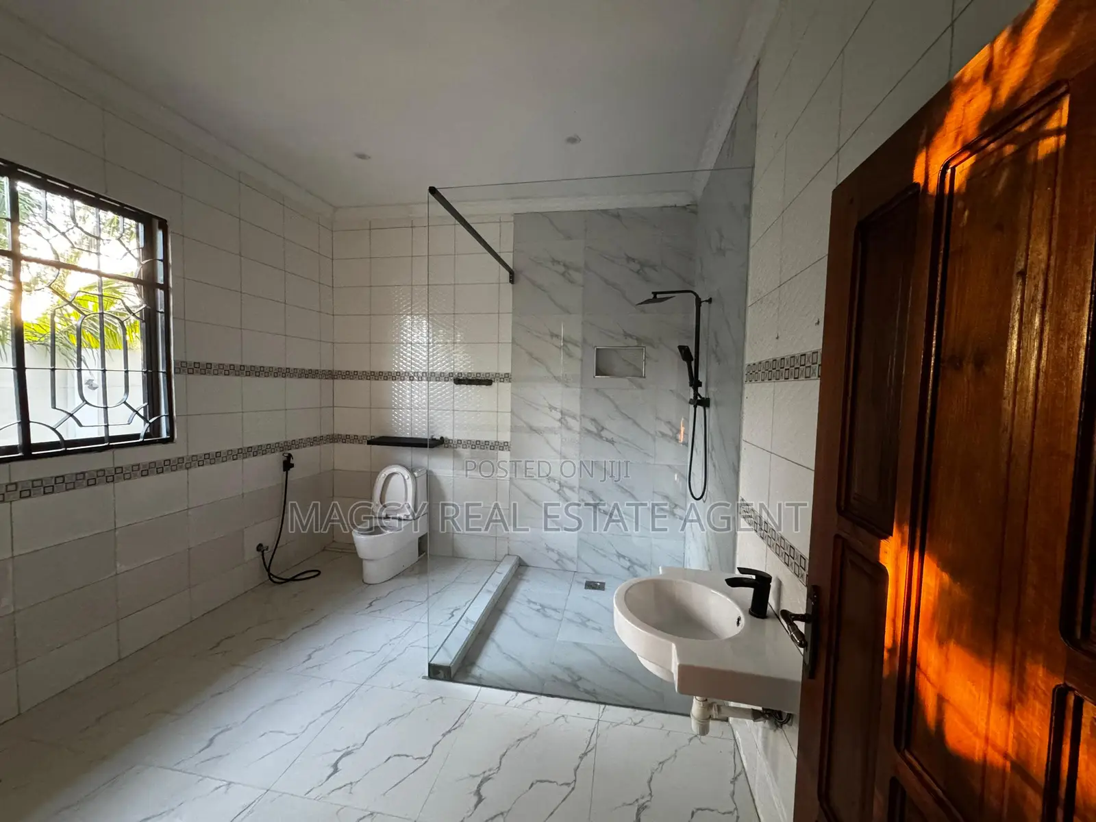 4bdrm House in Bunju Beach for rent