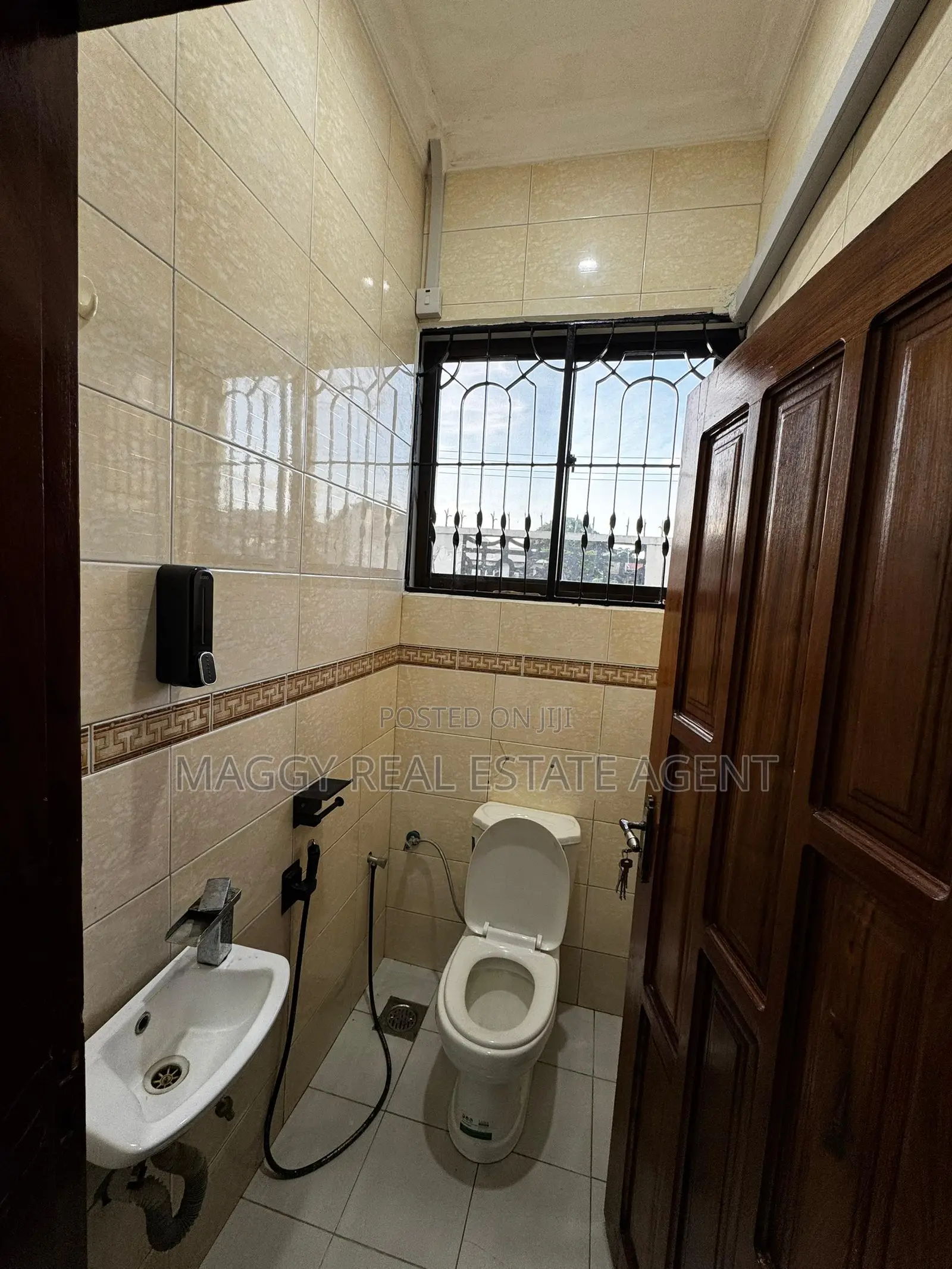 4bdrm House in Bunju Beach for rent