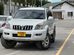 Toyota Land Cruiser Prado 2005 White
