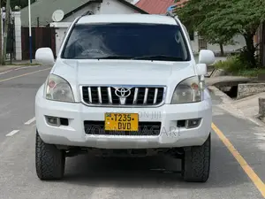 Toyota Land Cruiser Prado 2005 White