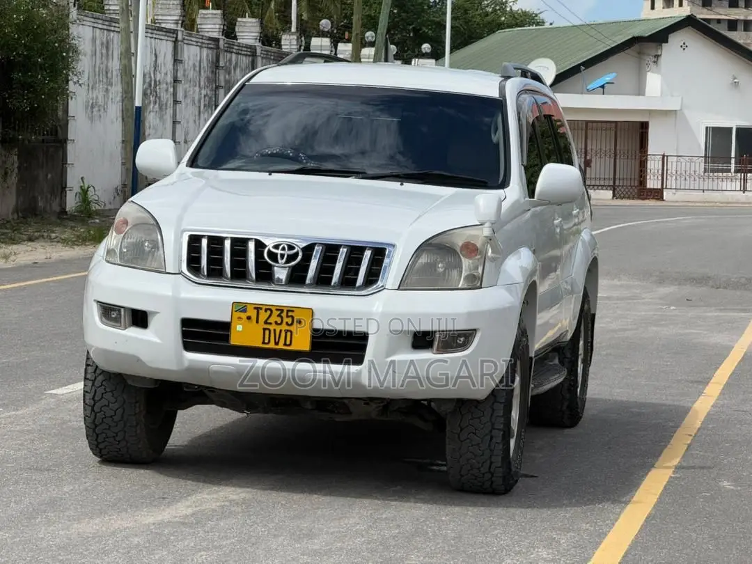 Toyota Land Cruiser Prado 2005 White