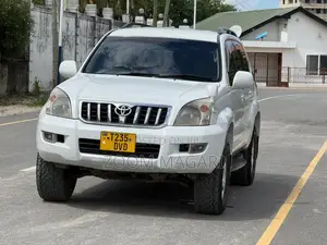 Toyota Land Cruiser Prado 2005 White