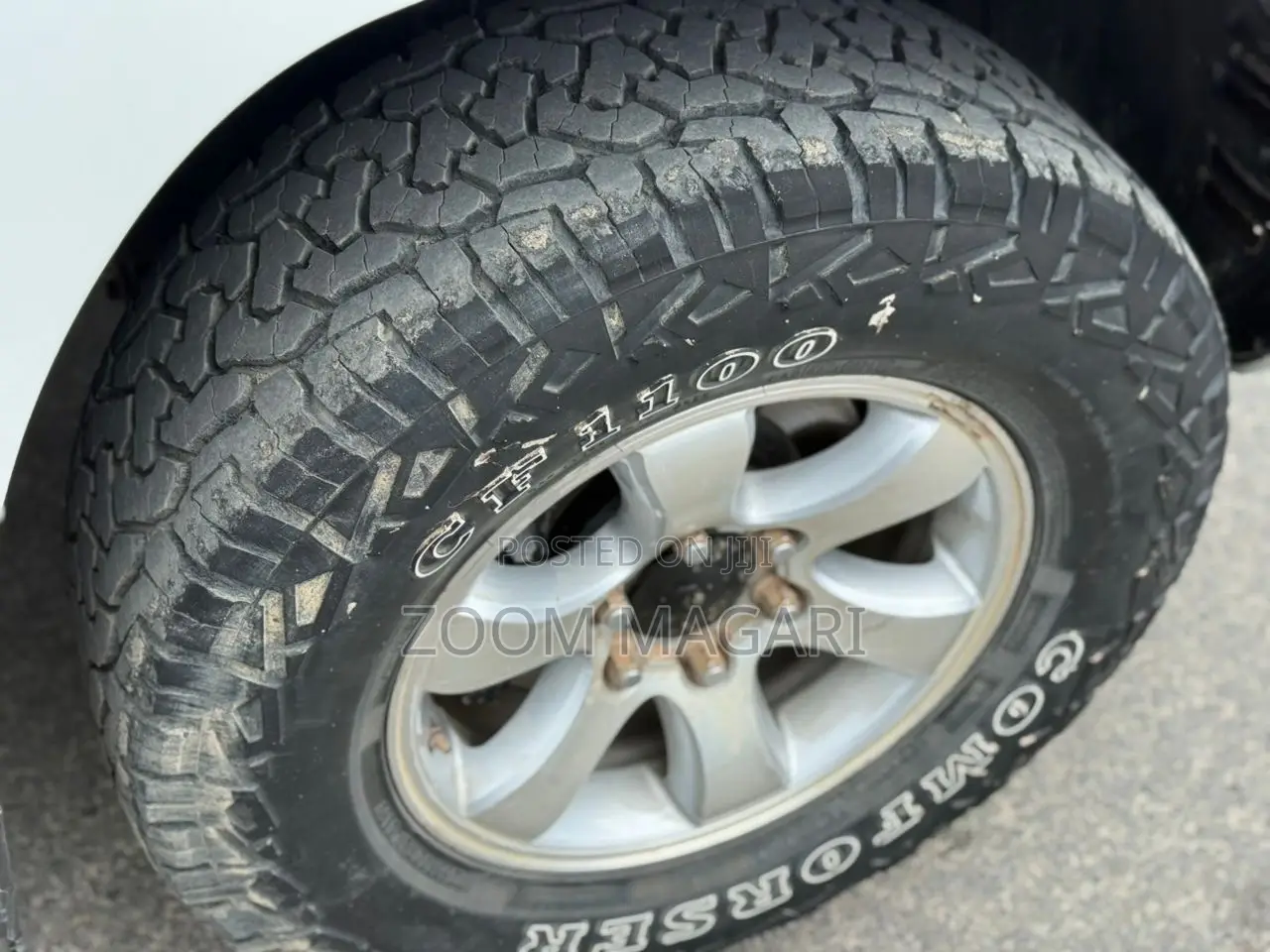 Toyota Land Cruiser Prado 2005 White