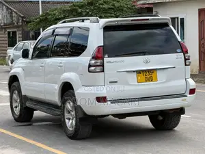 Toyota Land Cruiser Prado 2005 White