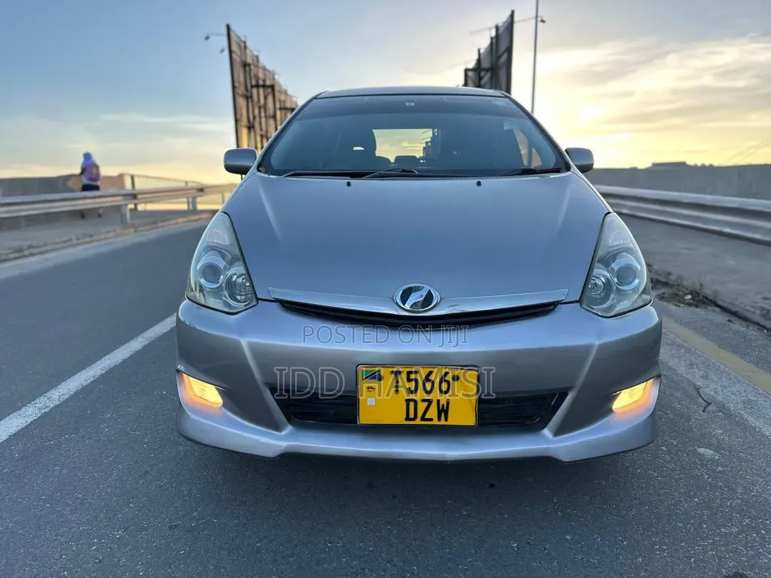 Toyota Wish 2006 Beige