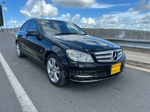 Mercedes-Benz C200 2010 Black