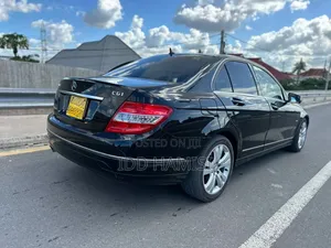 Mercedes-Benz C200 2010 Black