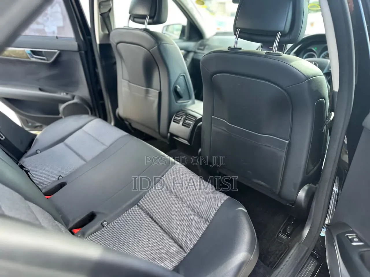 Mercedes-Benz C200 2010 Black