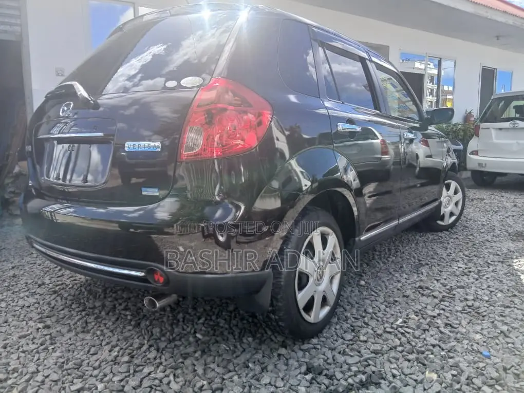Mazda Verisa 2010 Maroon