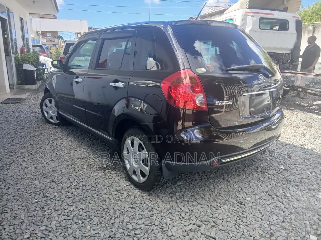 Mazda Verisa 2010 Maroon