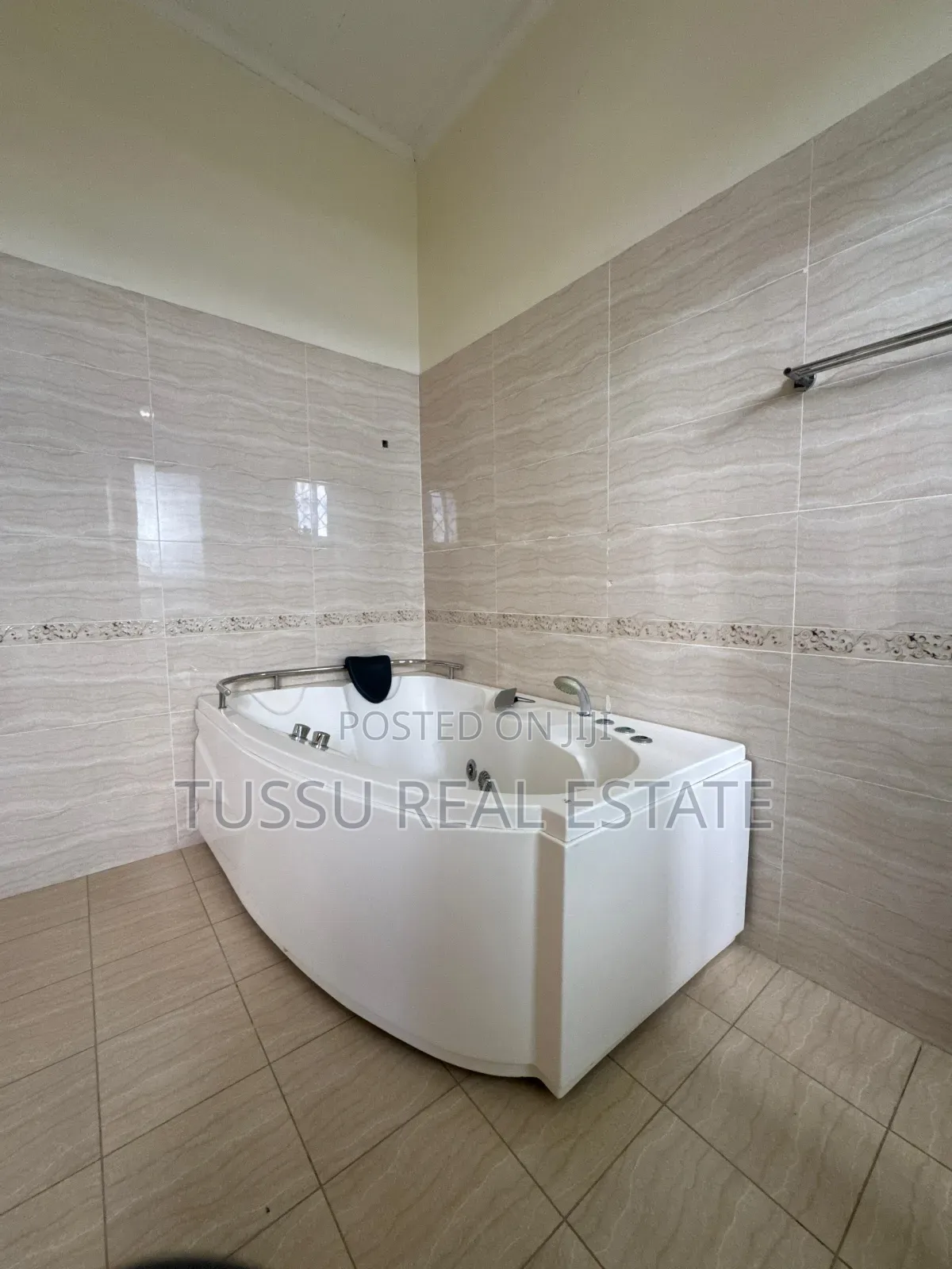 4bdrm House in Makongo Bus Stop, Kinondoni for sale