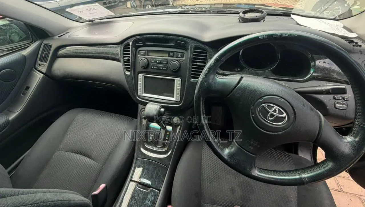 Toyota Kluger 2004 Black