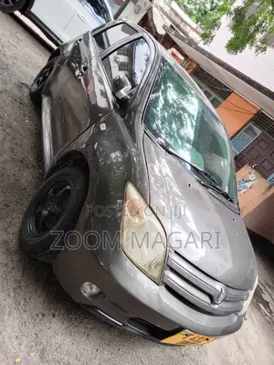 Toyota IST 2004 Gray